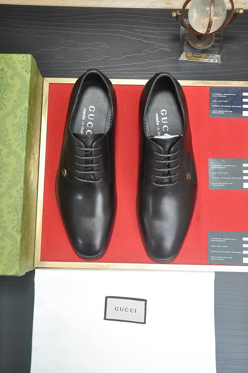 Men's shoes💰500💶Italy's top luxury men's shoe giant (GUCCI) (Gucci) (full cowhide lining) new arrival🍃Original European style🔰 Pleasant to the eye😍In order to make the shoes more durable and non-deformable🌀The production continues to follow traditional methods but there is still no lack of innovation💪Choose original sheepskin for the leather♻️ Smooth and natural And extra bright ⭐Made of imported cowhide, the first choice of rich people 38-45 (45 customized)